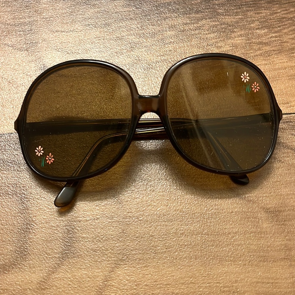 Women’s vintage 1970s sunglasses.